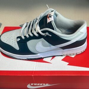 Nike Black and White Sneakers with Cushioned Sole